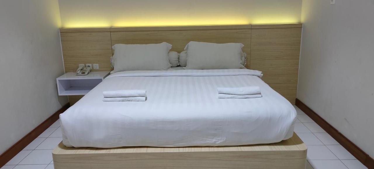 Twin Star Hotell Solo Eksteriør bilde